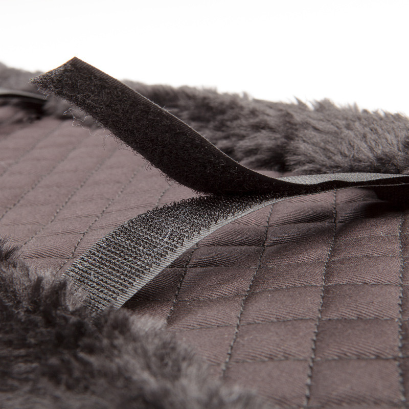 Syntetický beránek na podbřišník